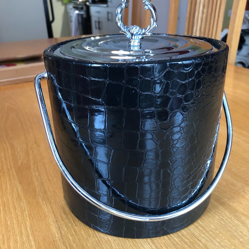 Mid Century Irvinware USA Black Ice Bucket